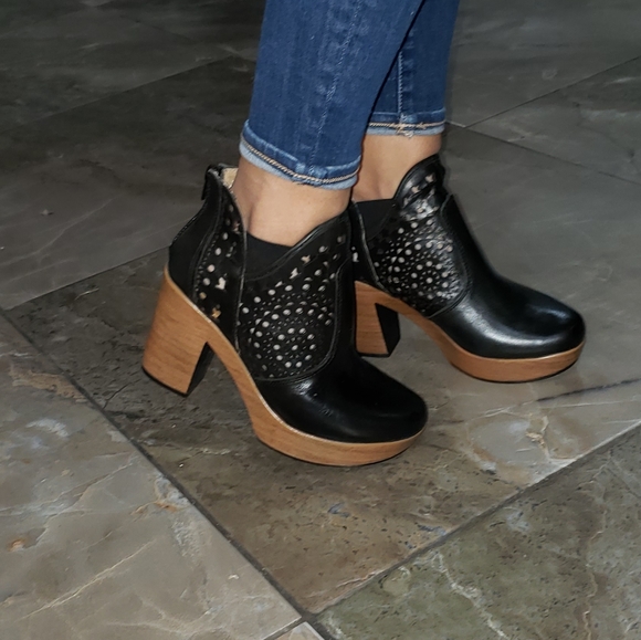 Leather booties - Picture 10 of 14